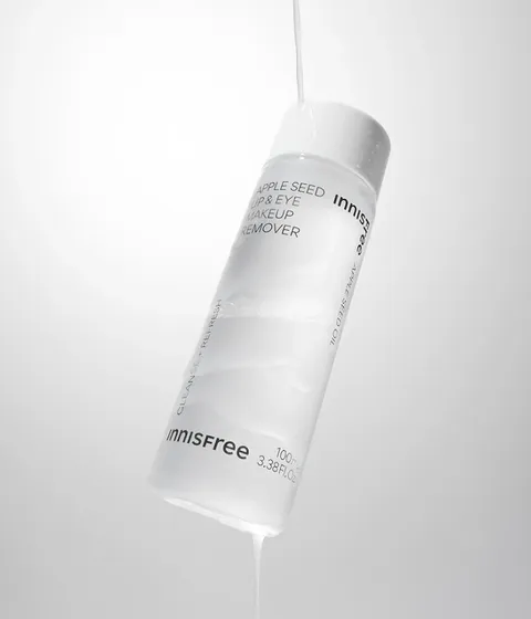 이니스프리 애플씨드 립앤아이 메이크업 리무버는 사과추출물(20.9ppm)과 애플씨드 오일(8ppm)이 담긴 워터·오일 이중층 포뮬러로 마스카라·글리터 등 포인트 메이크업을 말끔하게 제거합니다. 미끌거림과 유분감이 적은 산뜻한 사용감으로 눈가·입가를 부담 없이 클렌징하며, 피부과·안자극 테스트를 완료한 저자극 포뮬러로 데일리 포인트 클렌징을 돕습니다.